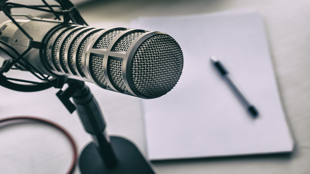 Read more about the article GO BIG WITH PODCASTING With The Top 10s!